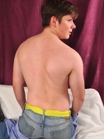 mpeg exhibitionist pissing deep young men uncut boyz