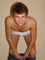 mpegs coy escort posing coy boner pic